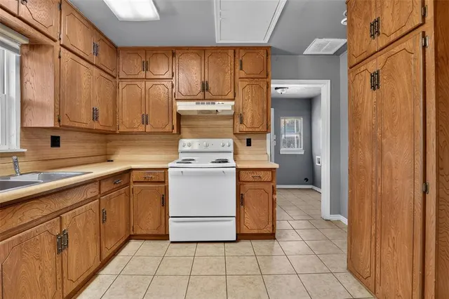 Photo 7 — 720 N Boulevard Street, Edmond, OK 73034