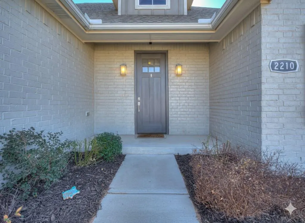 Photo 2 — 2210 Kimball Drive, Norman, OK 73071