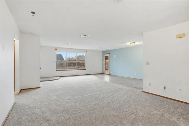 Photo 5 — 1009 Stewart Street, Altus, OK 73521