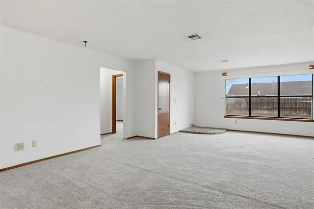 Photo 7 — 1009 Stewart Street, Altus, OK 73521