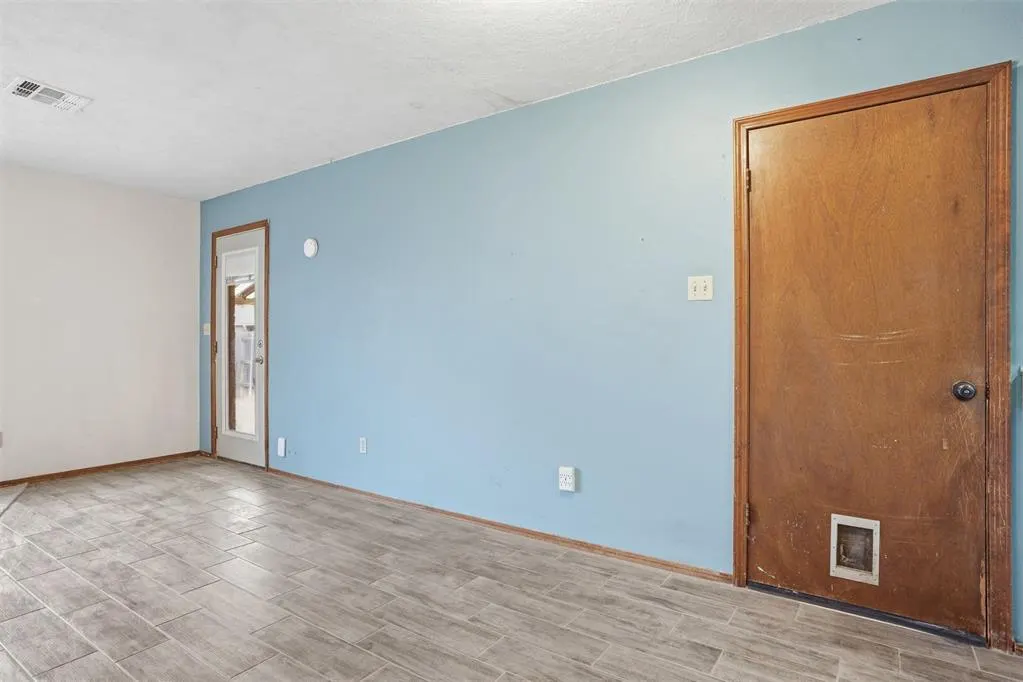 Photo 10 — 1009 Stewart Street, Altus, OK 73521