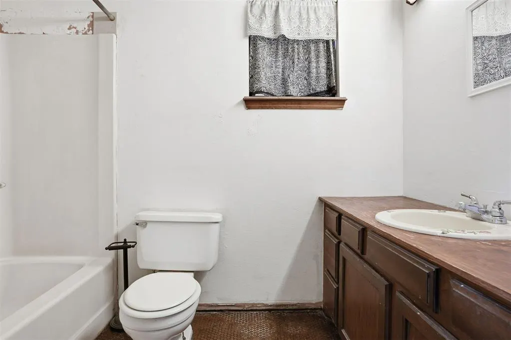 Photo 15 — 1009 Stewart Street, Altus, OK 73521