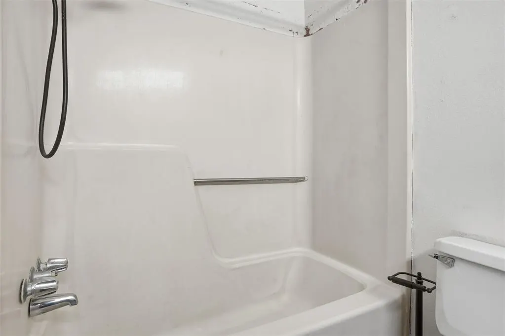 Photo 16 — 1009 Stewart Street, Altus, OK 73521