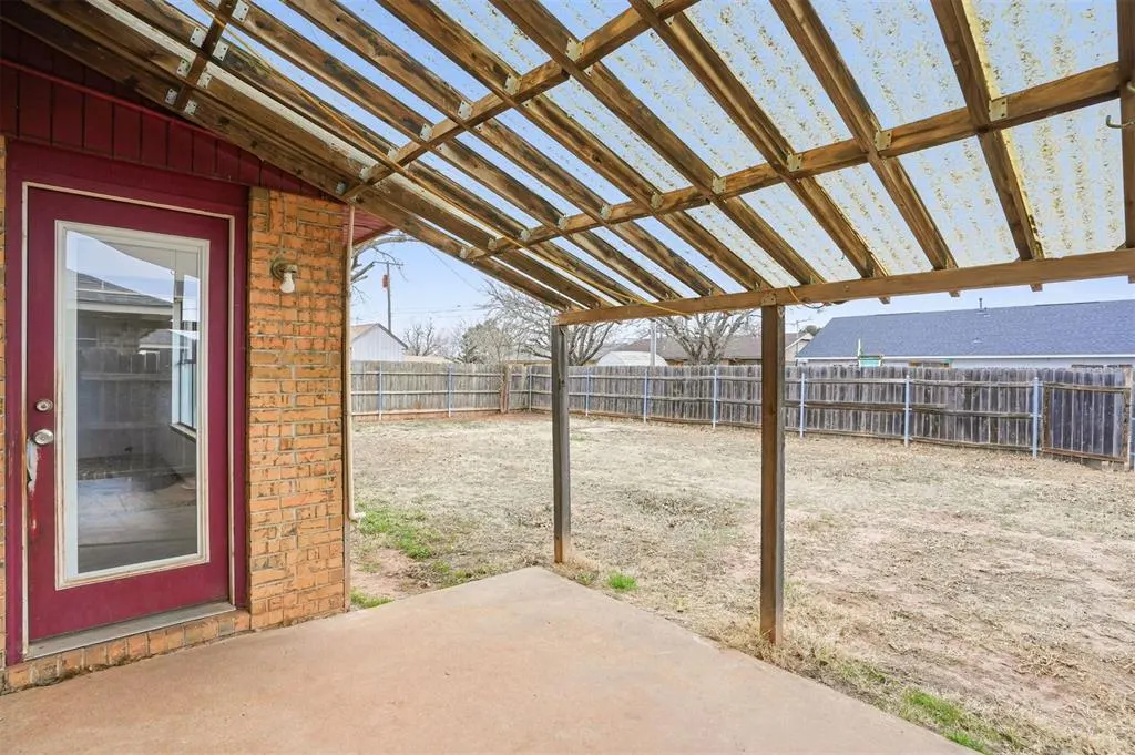 Photo 24 — 1009 Stewart Street, Altus, OK 73521