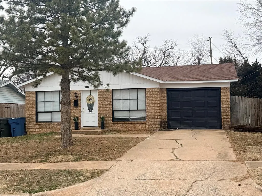 Front exterior — 301 Winding Lane, Edmond, OK 73003