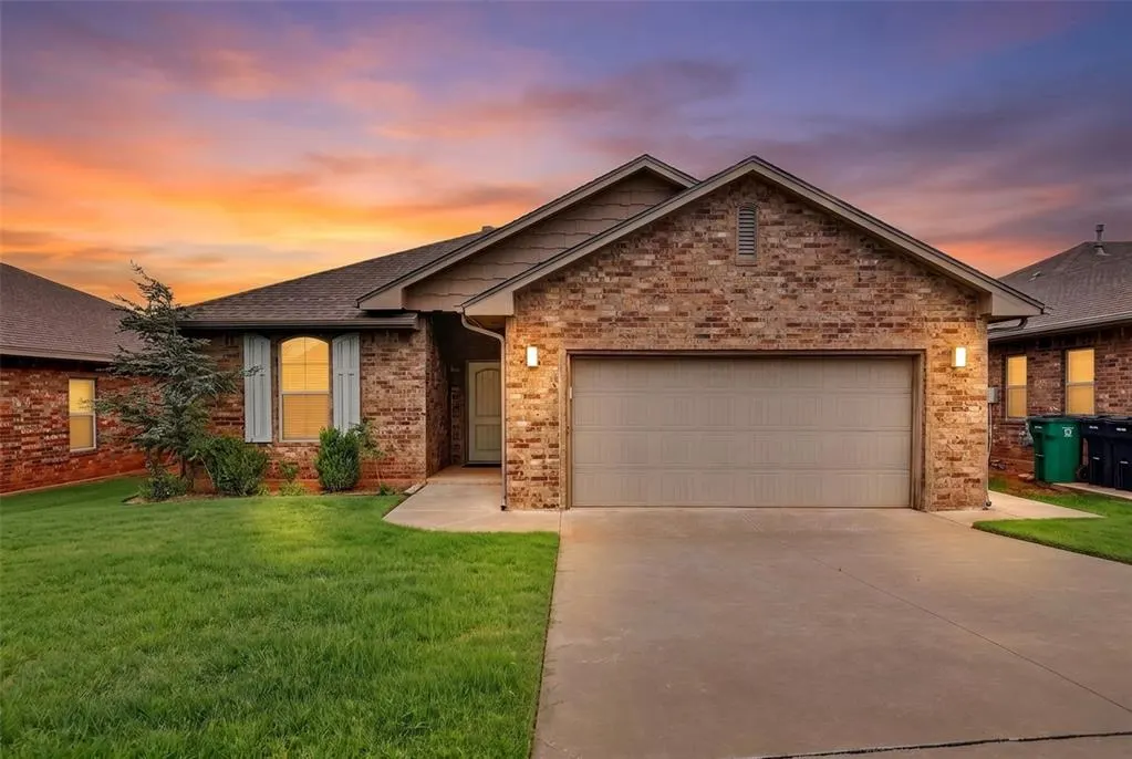 Front exterior — 3433 NW 164th Terrace, Edmond, OK 73013