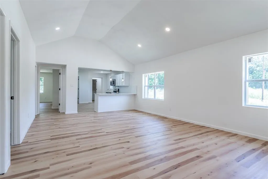 Photo 11 — 1421 NE 8th Street, Oklahoma City, OK 73117