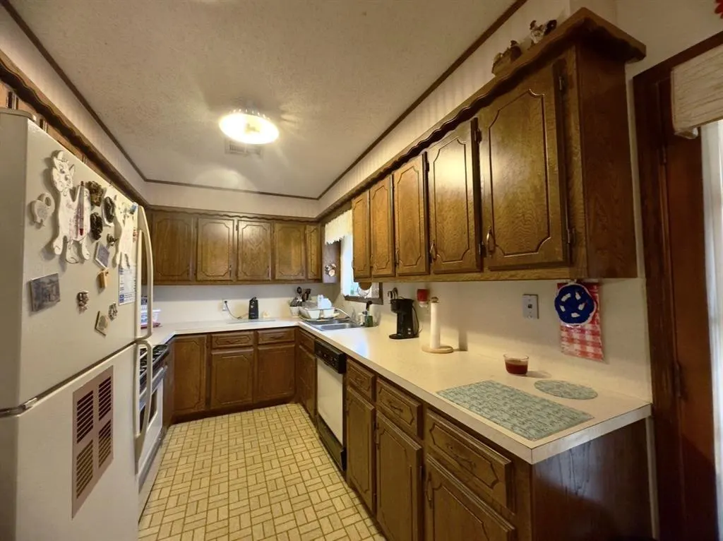 Photo 10 — 814 N Oklahoma Avenue, Mangum, OK 73554