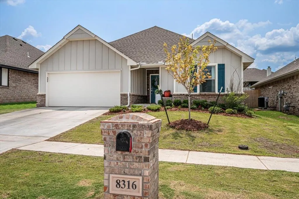 Front exterior — 8316 NW 163rd Terrace, Edmond, OK 73013