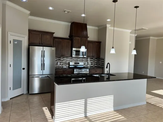 Photo 3 — 203 N Lyla Glen Drive, Washington, OK 73093