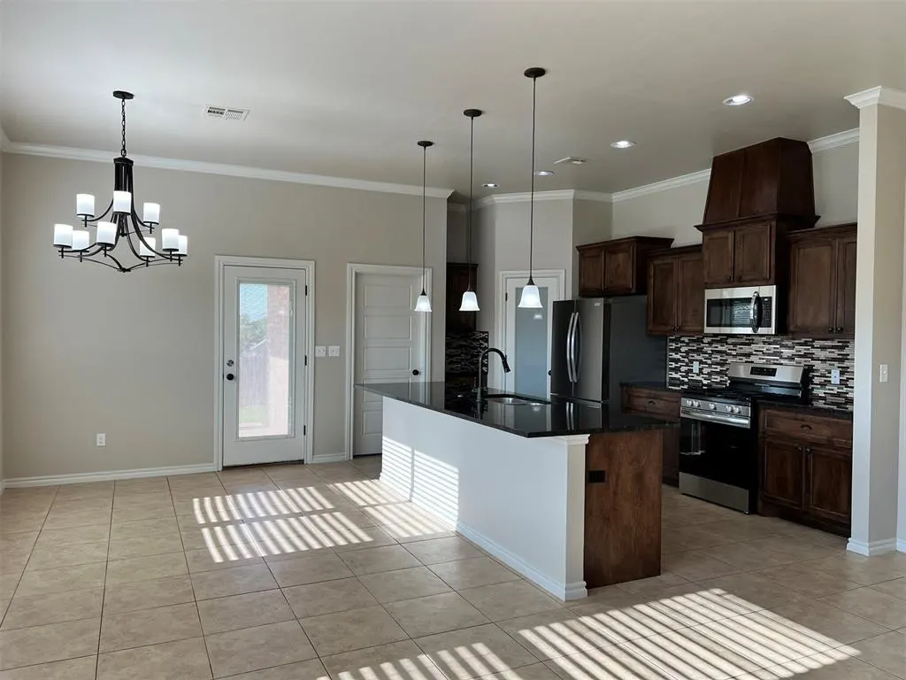 Photo 4 — 203 N Lyla Glen Drive, Washington, OK 73093