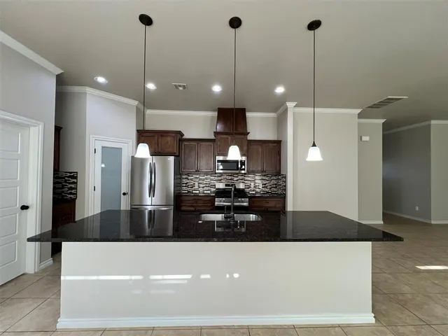 Photo 5 — 203 N Lyla Glen Drive, Washington, OK 73093