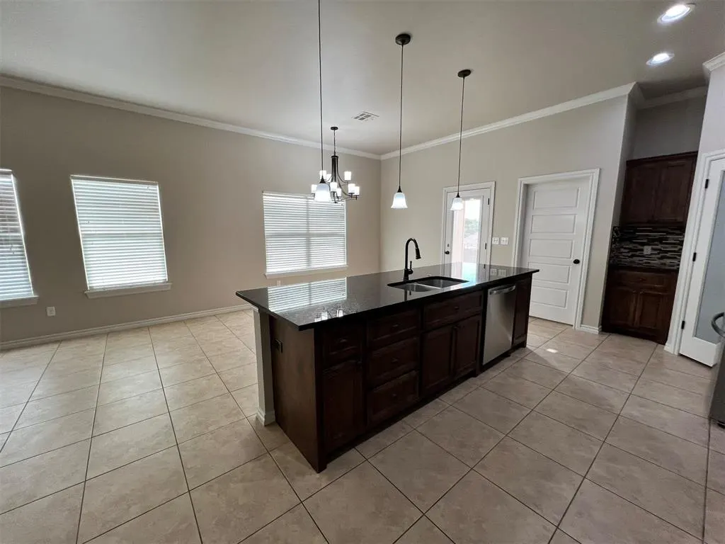 Photo 9 — 203 N Lyla Glen Drive, Washington, OK 73093