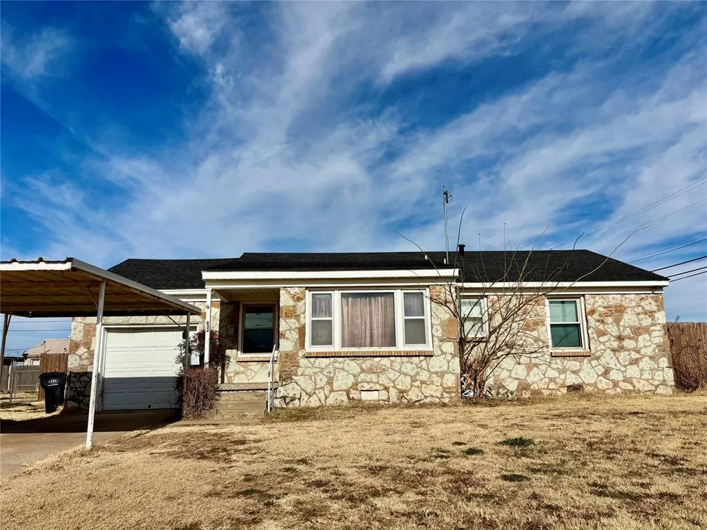 Front exterior — 632 Circle Drive, Watonga, OK 73772
