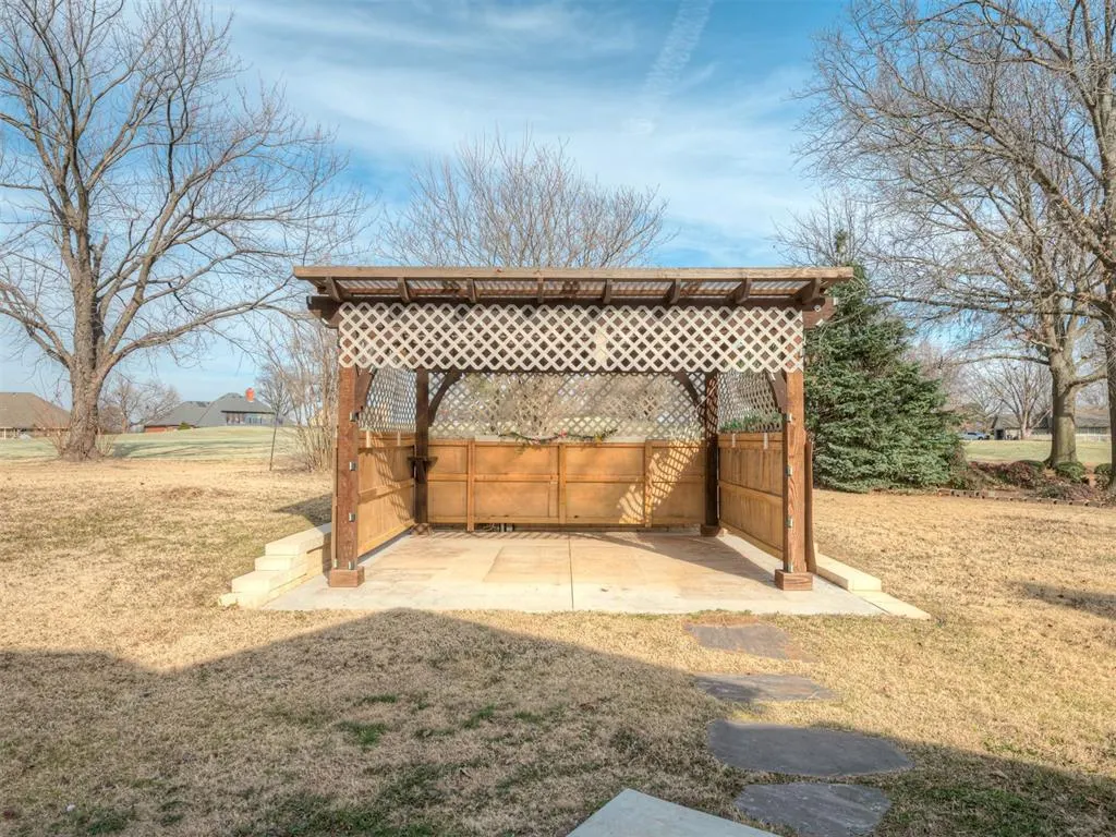 Photo 38 — 2310 Lakeside Circle, Shawnee, OK 74801
