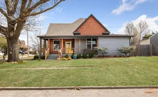 Sold home at 601 S Macomb Avenue