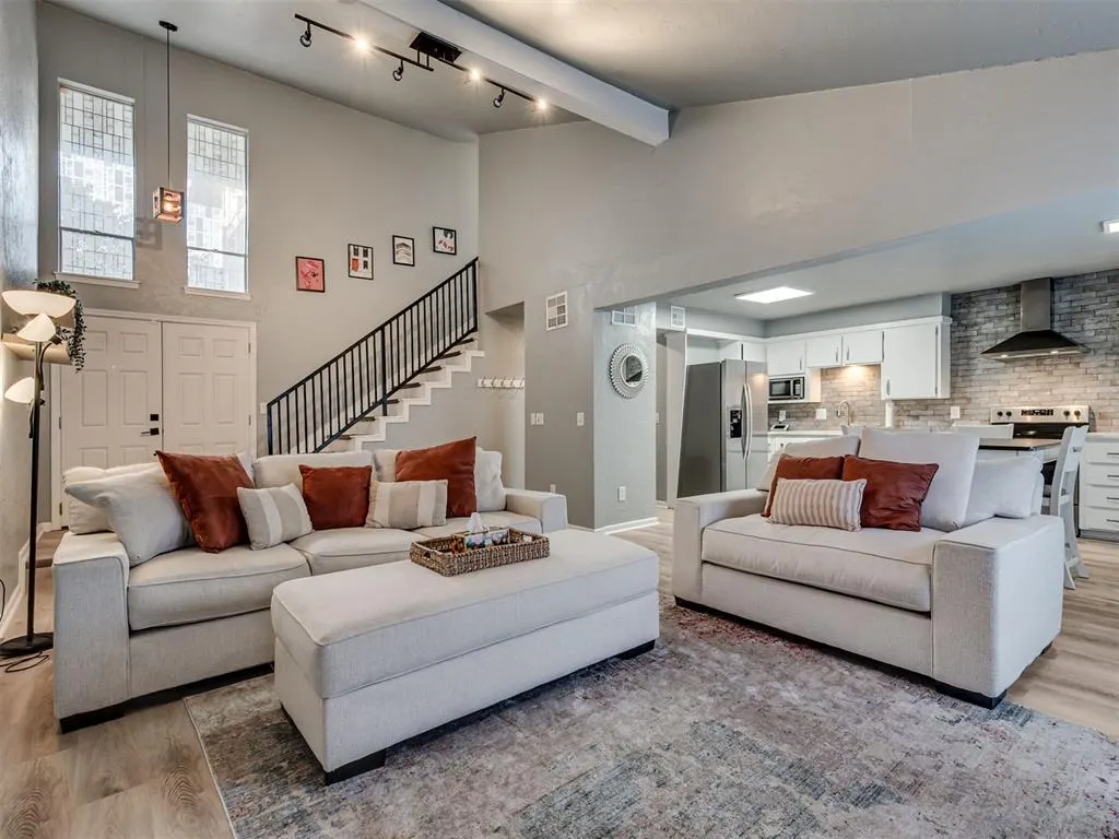 Photo 4 — 10011 Hefner Village Terrace, Oklahoma City, OK 73162