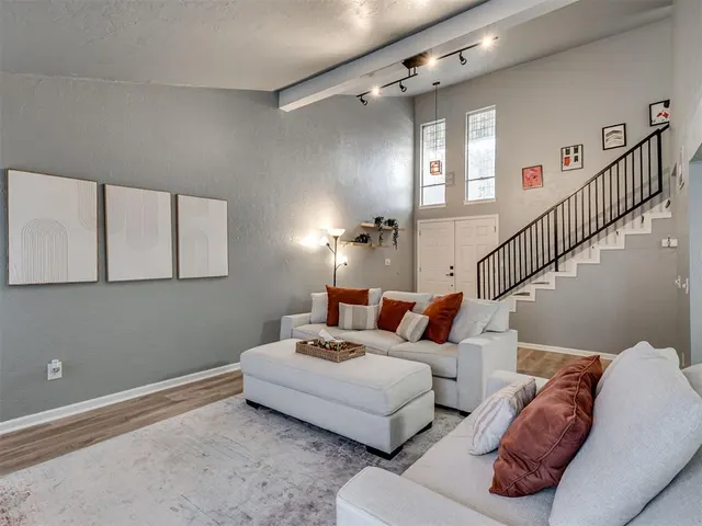 Photo 5 — 10011 Hefner Village Terrace, Oklahoma City, OK 73162