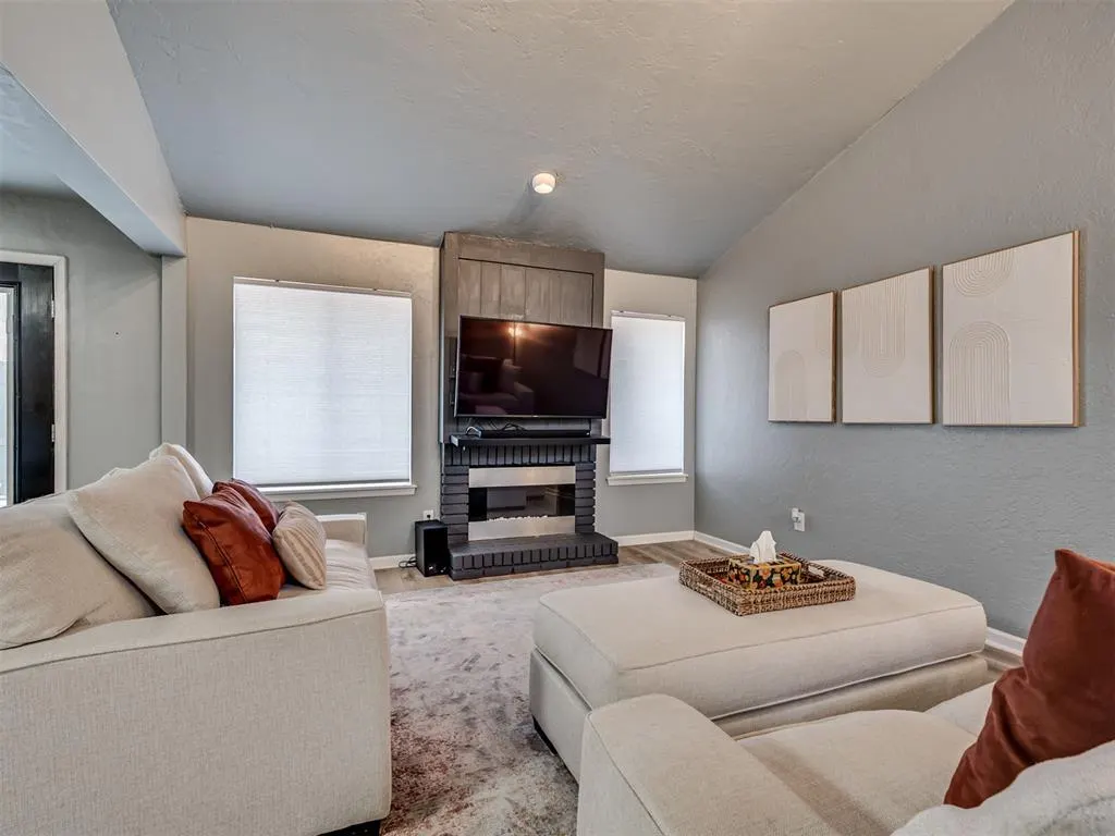 Photo 6 — 10011 Hefner Village Terrace, Oklahoma City, OK 73162