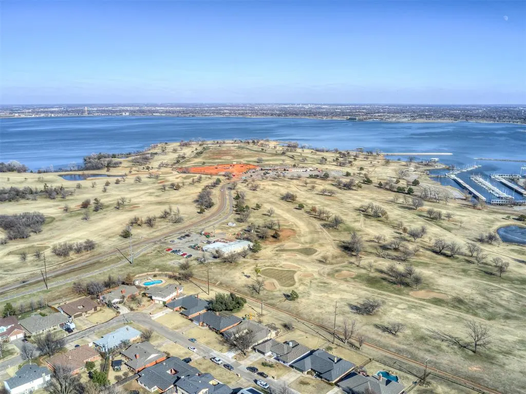 Photo 29 — 10011 Hefner Village Terrace, Oklahoma City, OK 73162