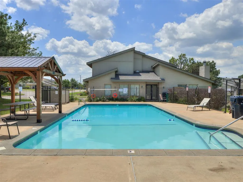 Photo 32 — 10011 Hefner Village Terrace, Oklahoma City, OK 73162