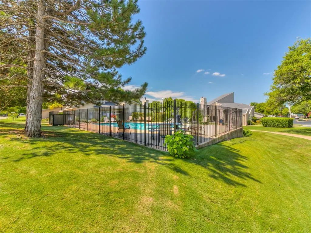 Photo 38 — 10011 Hefner Village Terrace, Oklahoma City, OK 73162