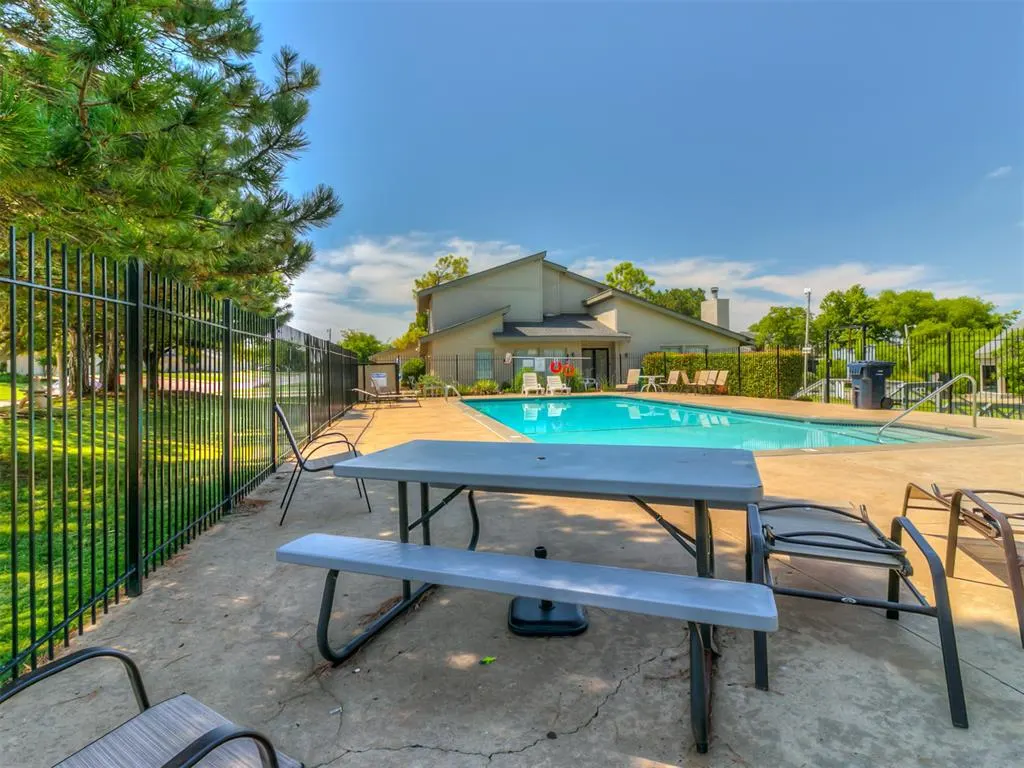 Photo 39 — 10011 Hefner Village Terrace, Oklahoma City, OK 73162