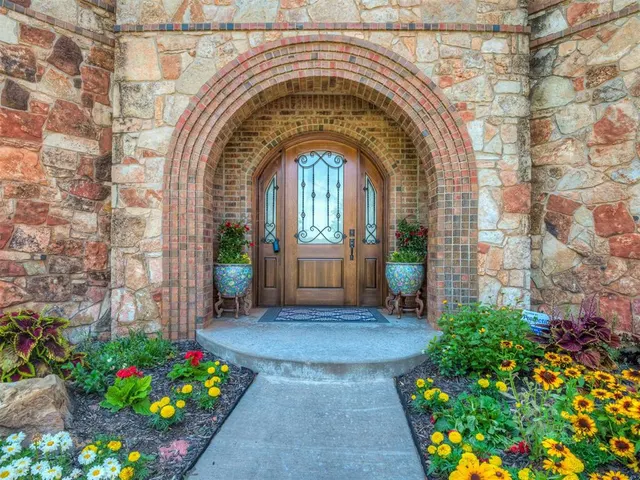 Photo 4 — 5001 Carrington Place, Oklahoma City, OK 73131