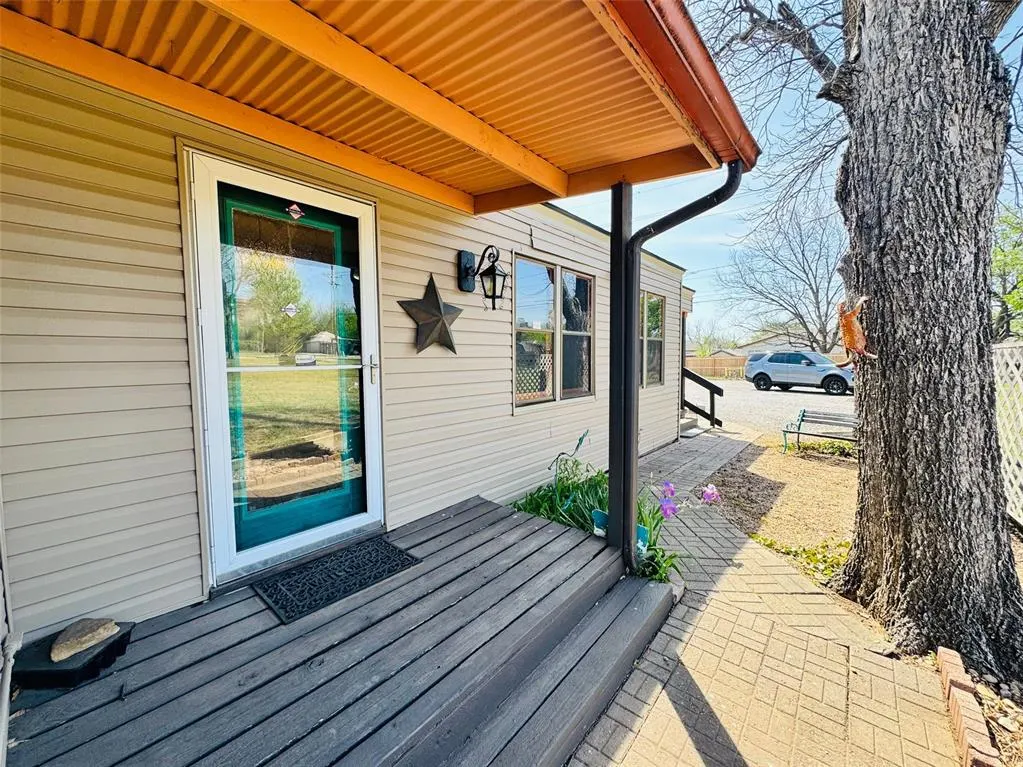 Photo 4 — 1510 W Gore Boulevard, Lawton, OK 73501