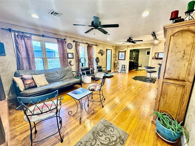 Photo 7 — 1510 W Gore Boulevard, Lawton, OK 73501