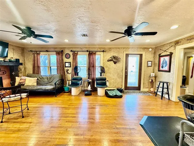 Photo 8 — 1510 W Gore Boulevard, Lawton, OK 73501