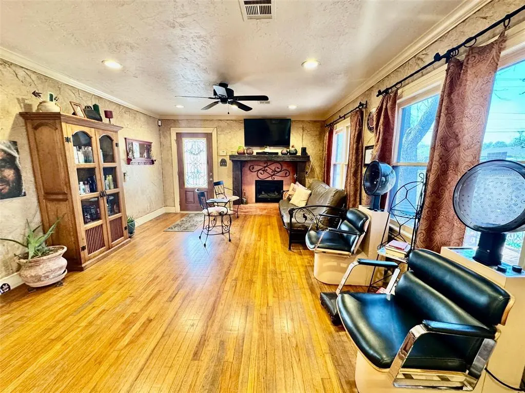 Photo 10 — 1510 W Gore Boulevard, Lawton, OK 73501