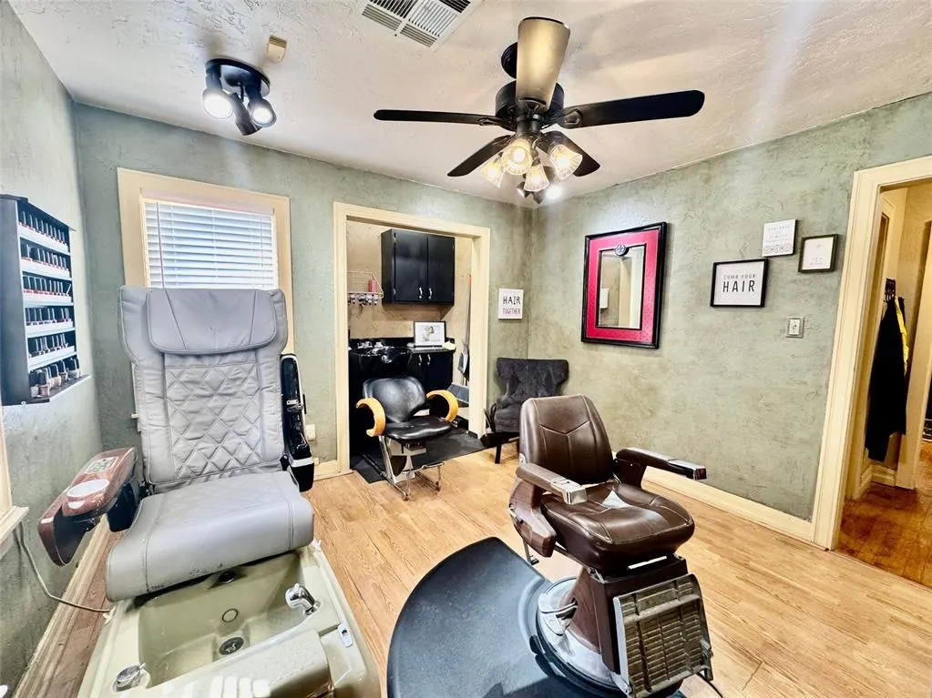 Photo 17 — 1510 W Gore Boulevard, Lawton, OK 73501