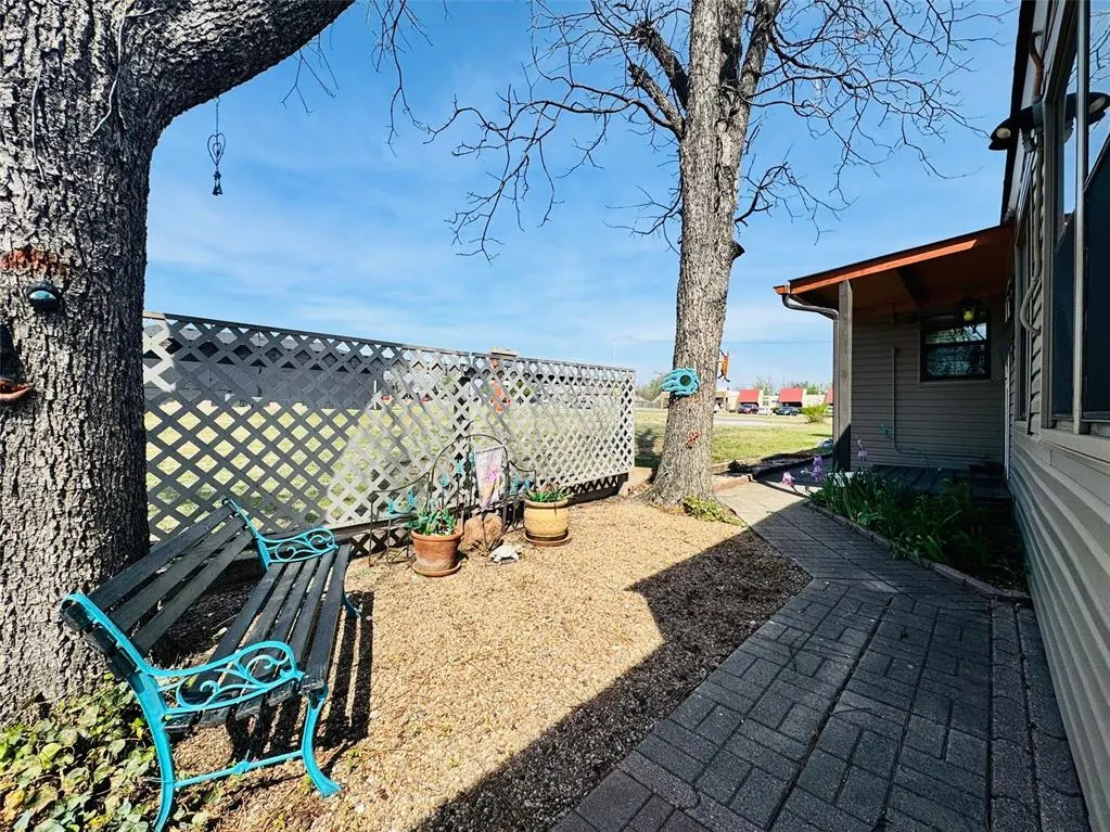 Photo 42 — 1510 W Gore Boulevard, Lawton, OK 73501