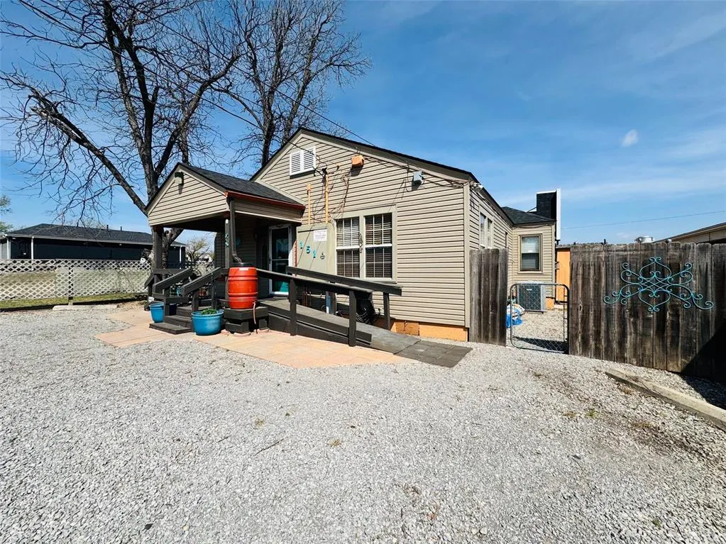 Photo 44 — 1510 W Gore Boulevard, Lawton, OK 73501
