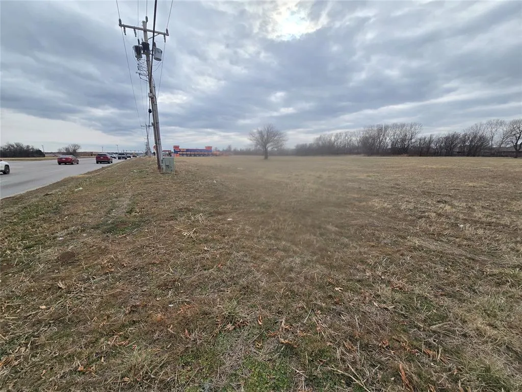 Photo 16 — 1451 S Morgan Road, Oklahoma City, OK 73128
