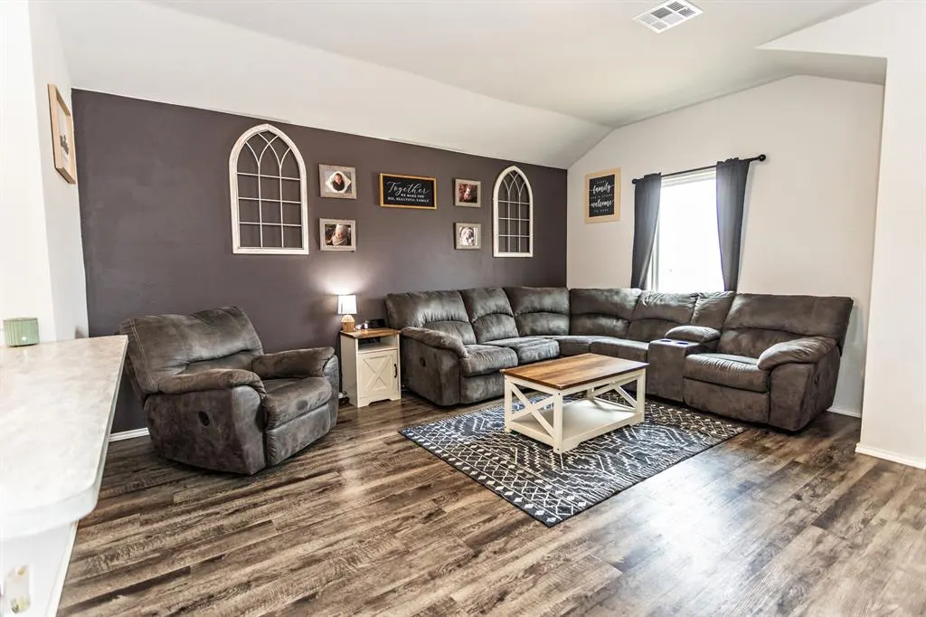 Photo 4 — 1408 Ellie Court, Shawnee, OK 74804