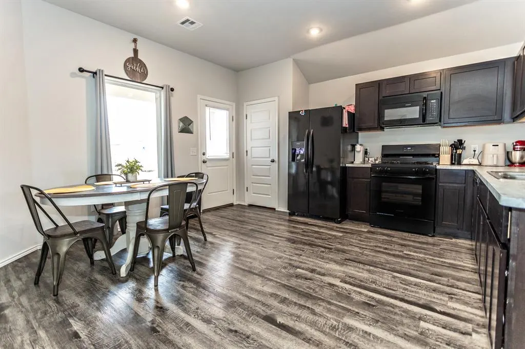 Photo 9 — 1408 Ellie Court, Shawnee, OK 74804