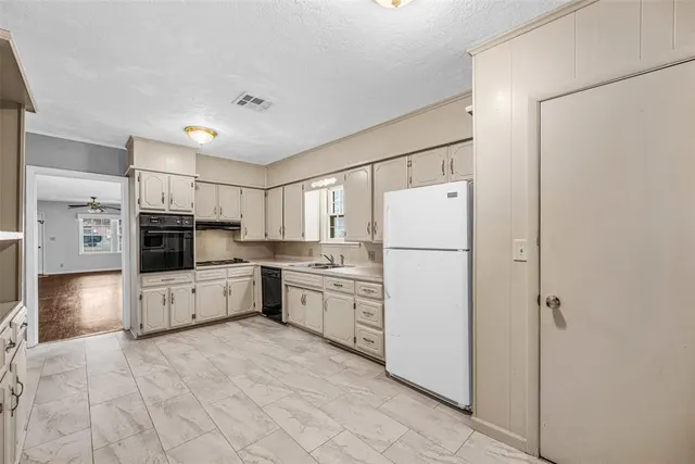 Photo 4 — 402 S Broadway Street, Marlow, OK 73055