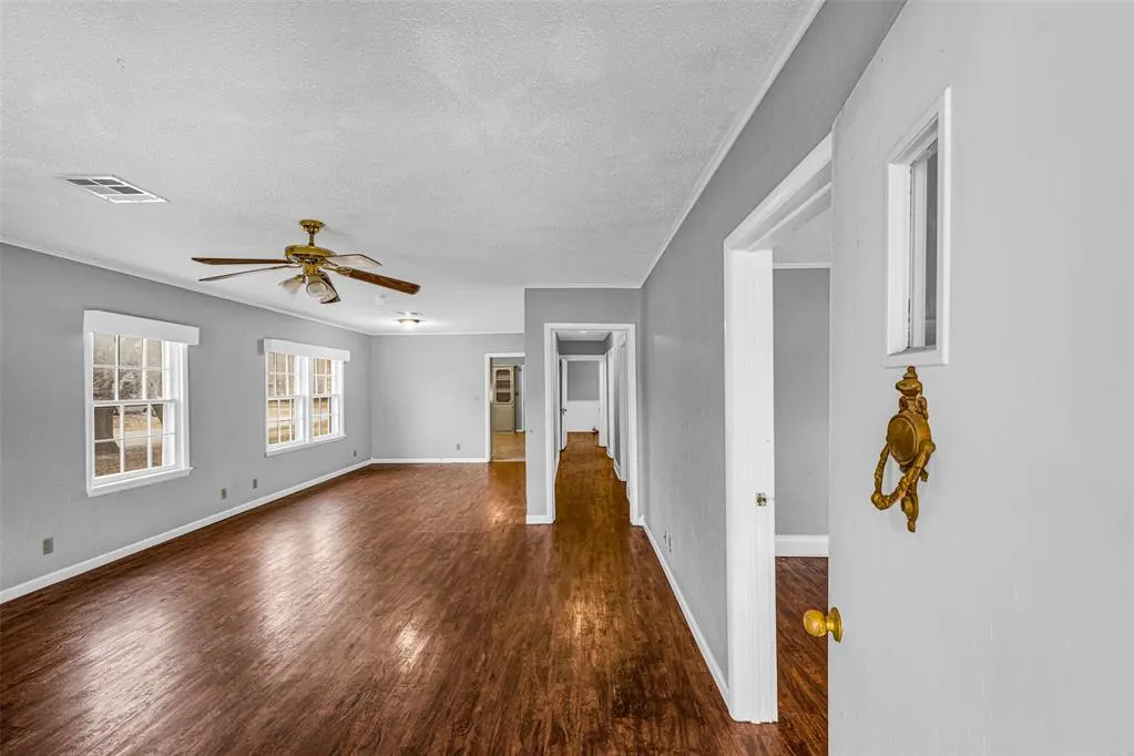 Photo 9 — 402 S Broadway Street, Marlow, OK 73055