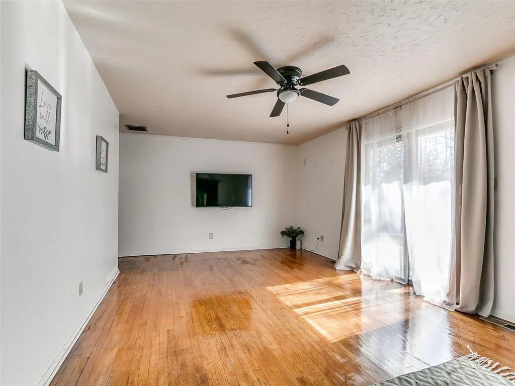 Photo 9 — 10116 Oak Park Drive, Midwest City, OK 73130
