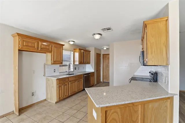 Photo 8 — 2204 NW 157th Street, Edmond, OK 73013