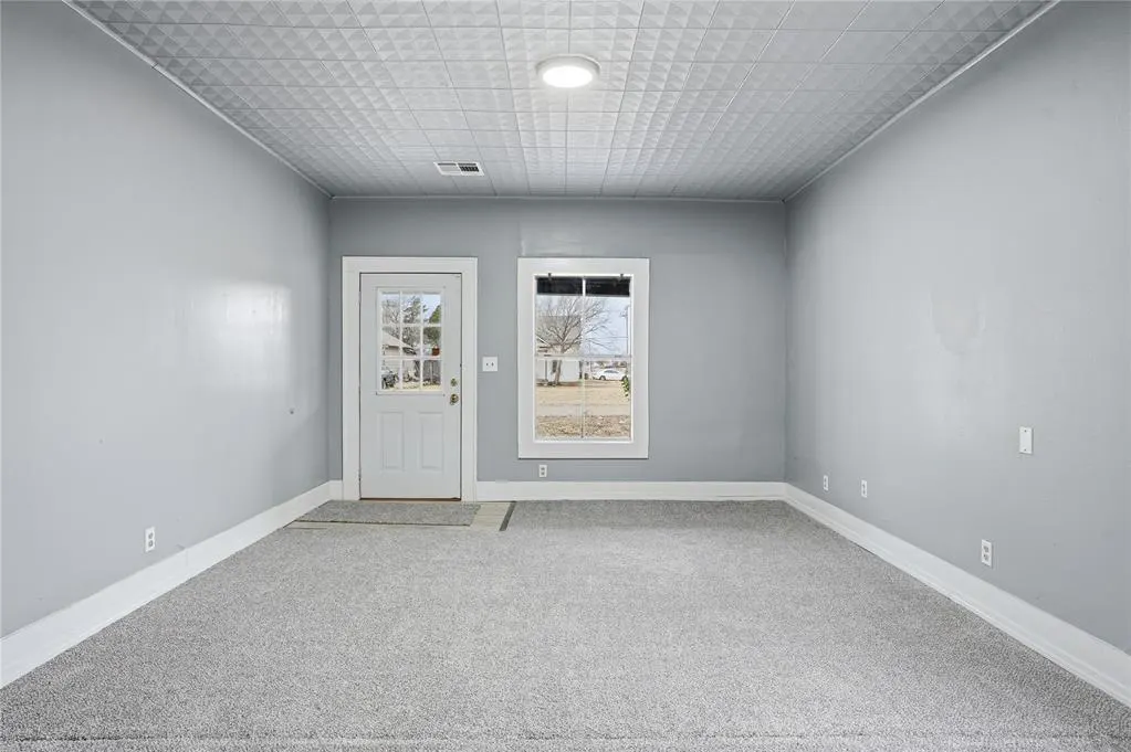 Photo 11 — 520 N Grady Street, Altus, OK 73521
