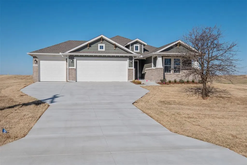 Front exterior — 24325 Western Avenue, Washington, OK 73093