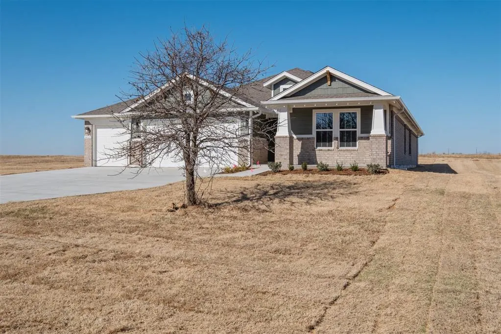 Photo 2 — 24325 Western Avenue, Washington, OK 73093