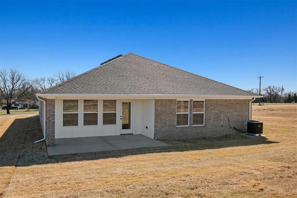 Photo 43 — 24325 Western Avenue, Washington, OK 73093