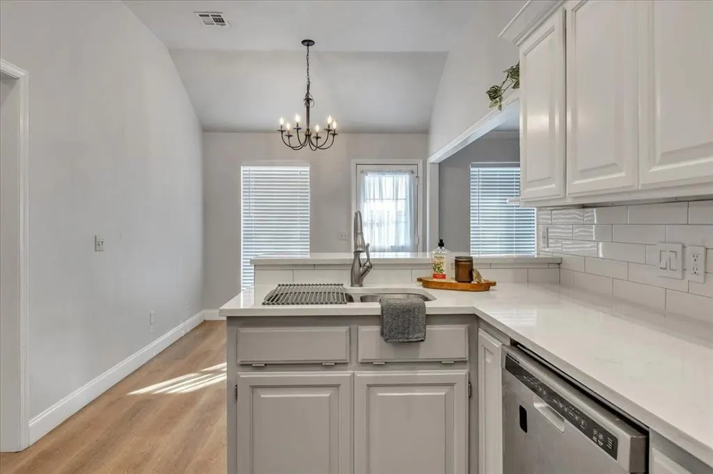 Photo 10 — 401 Whitehouse Lane, Edmond, OK 73003