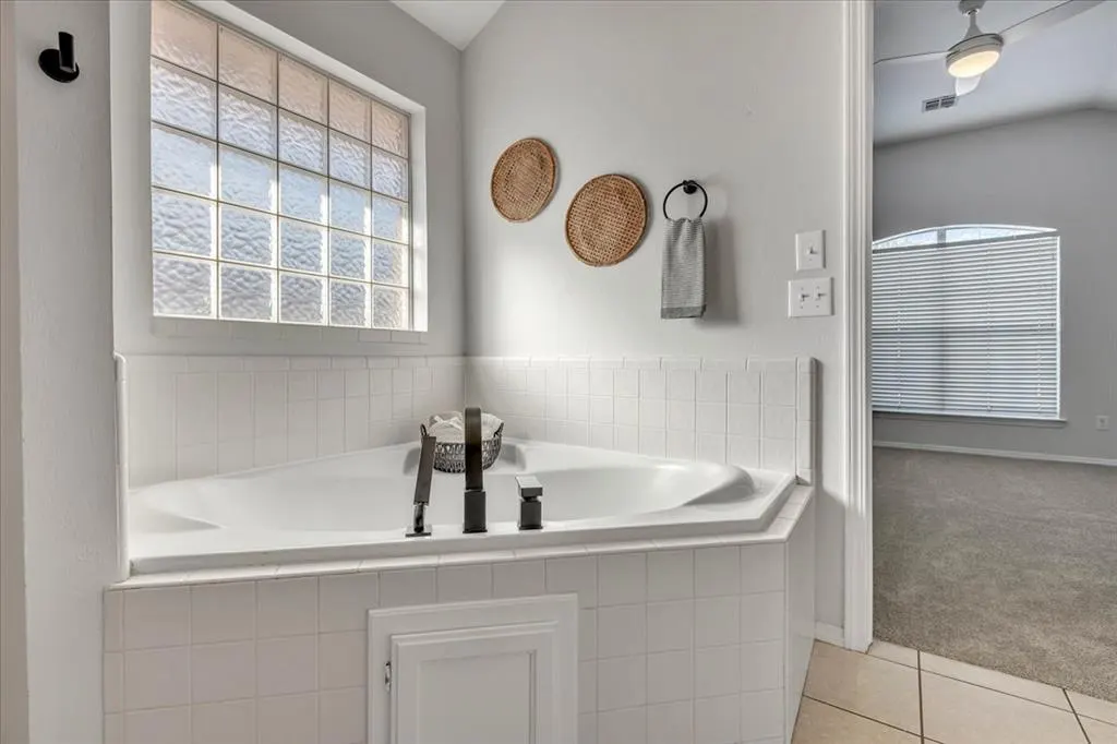Photo 18 — 401 Whitehouse Lane, Edmond, OK 73003