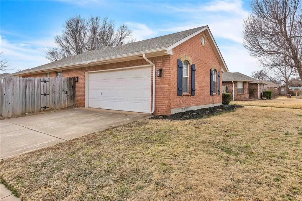 Photo 31 — 401 Whitehouse Lane, Edmond, OK 73003