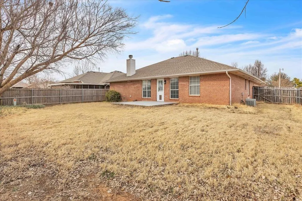 Photo 34 — 401 Whitehouse Lane, Edmond, OK 73003
